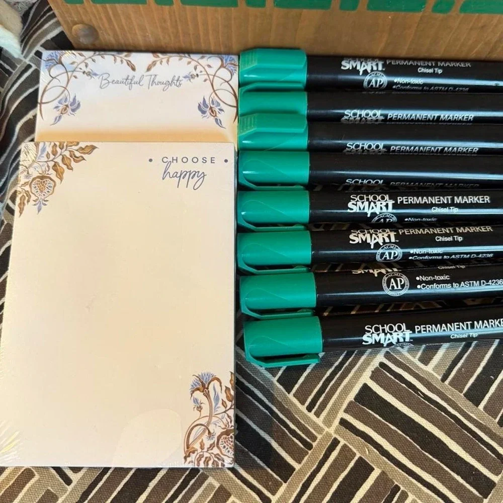 N/A green notepad